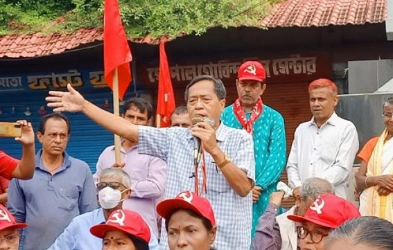 ‘In last 44 months BJP Govt has done only one thing and that’s Taxing the people, looted thousands-crores per year’ : Jitendra Choudhury ‘In last 44 months BJP Govt has done only one thing and that’s Taxing the people, looted thousands-crores per year’ : Jitendra Choudhury